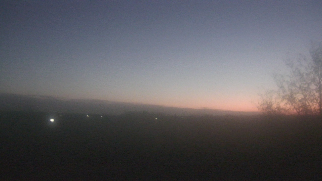 Thumbnail for current weather camera view from Walkers Bluff in Cambria, Illinois