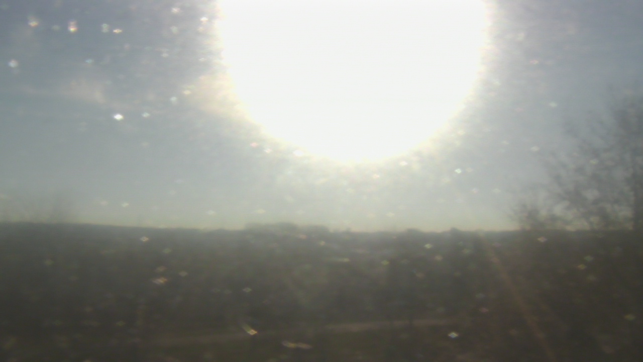 Thumbnail for current weather camera view from Walkers Bluff in Cambria, Illinois