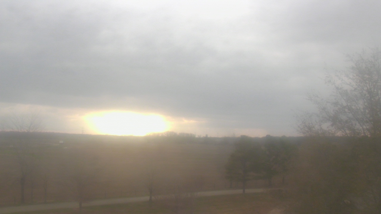 Thumbnail for current weather camera view from Walkers Bluff in Cambria, Illinois