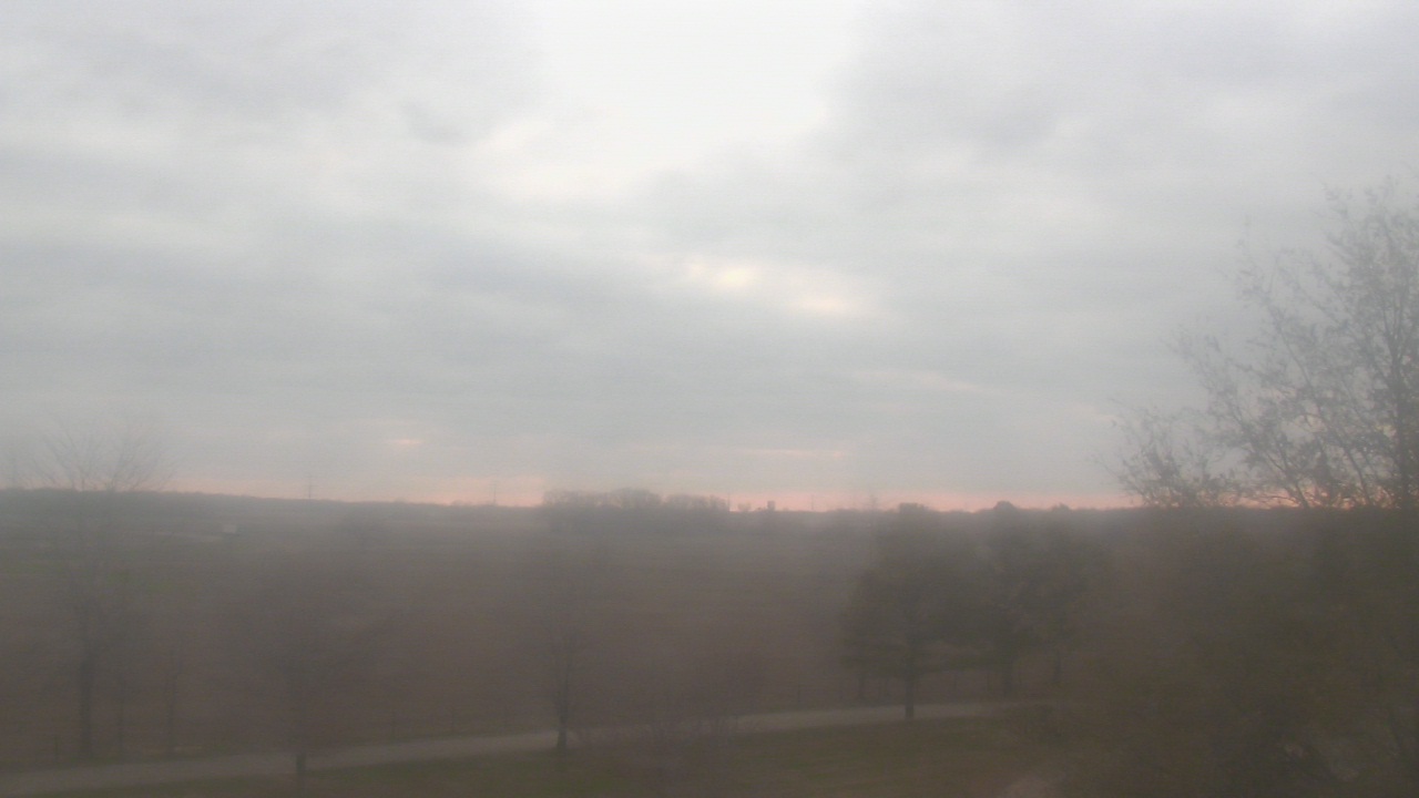 Thumbnail for current weather camera view from Walkers Bluff in Cambria, Illinois