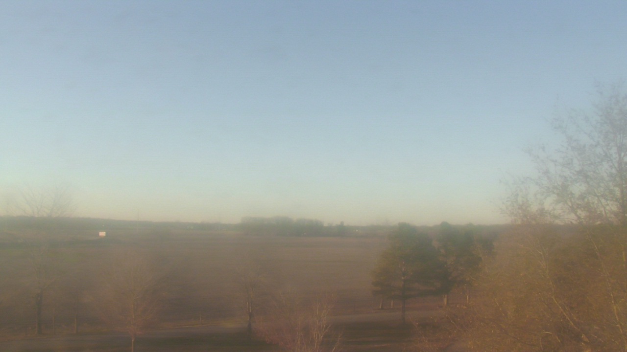 Thumbnail for current weather camera view from Walkers Bluff in Cambria, Illinois