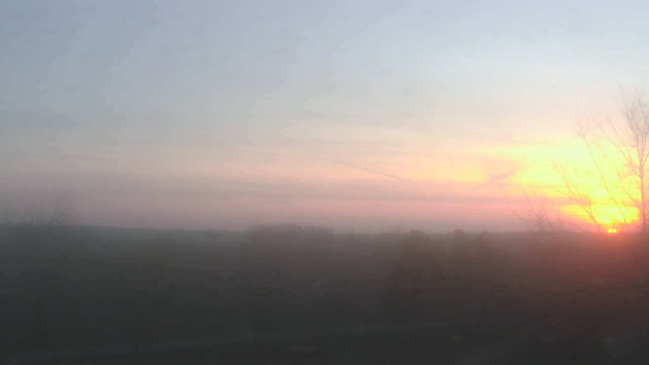 Thumbnail for current weather camera view from Walkers Bluff in Cambria, Illinois