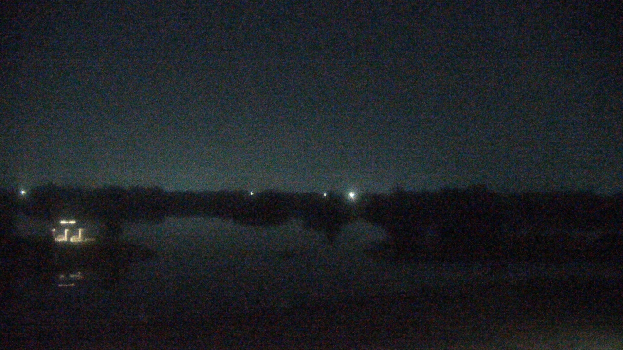 Thumbnail for current weather camera view from Three Oaks Recreation Area in Crystal Lake, Illinois