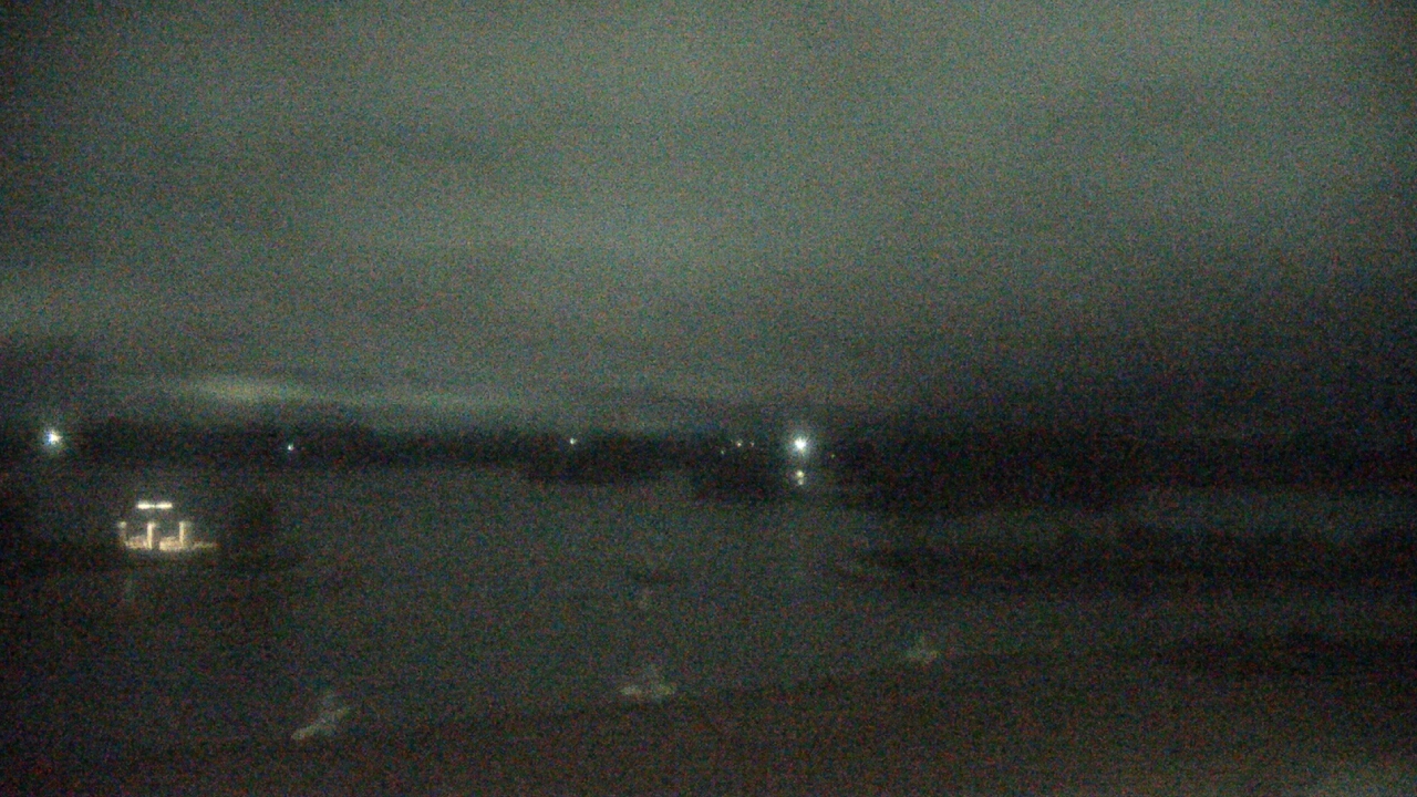 Thumbnail for current weather camera view from Three Oaks Recreation Area in Crystal Lake, Illinois