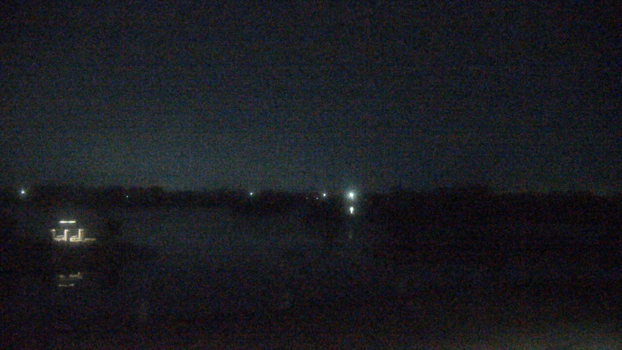 Thumbnail for current weather camera view from Three Oaks Recreation Area in Crystal Lake, Illinois