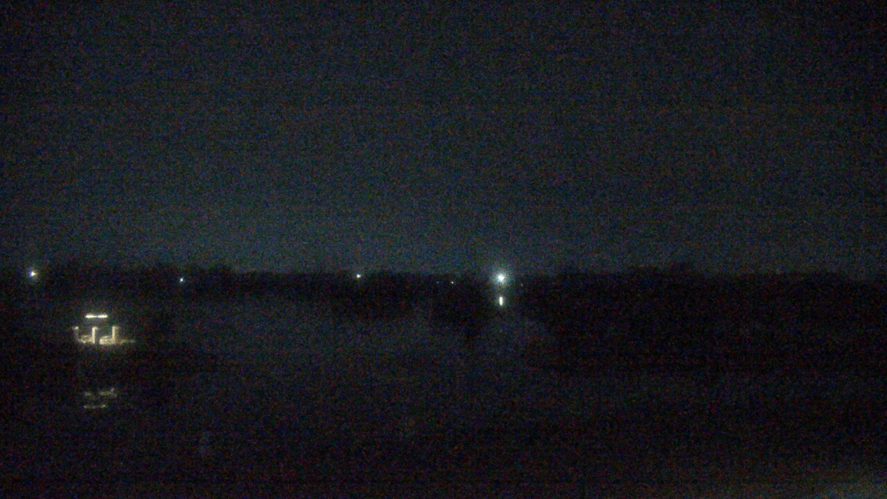 Thumbnail for current weather camera view from Three Oaks Recreation Area in Crystal Lake, Illinois