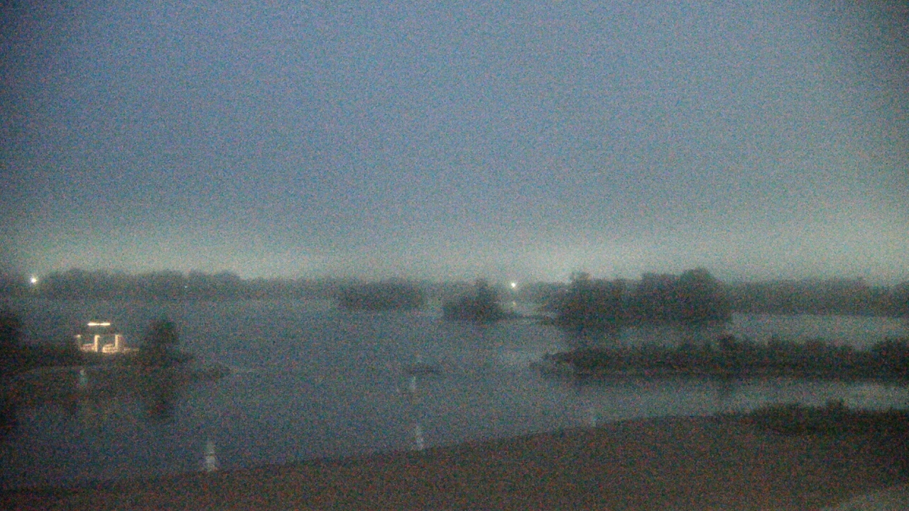 Thumbnail for current weather camera view from Three Oaks Recreation Area in Crystal Lake, Illinois