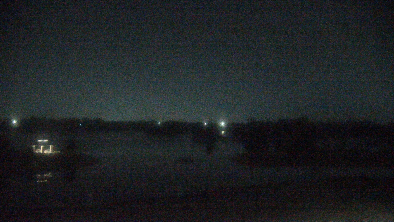Thumbnail for current weather camera view from Three Oaks Recreation Area in Crystal Lake, Illinois