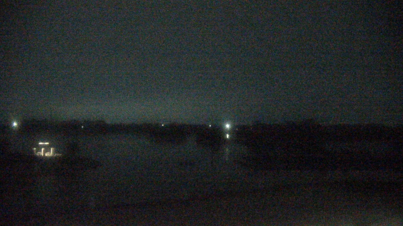 Thumbnail for current weather camera view from Three Oaks Recreation Area in Crystal Lake, Illinois