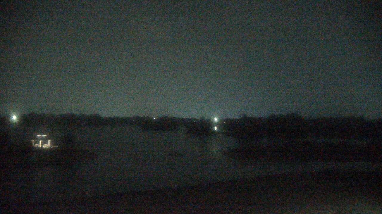 Thumbnail for current weather camera view from Three Oaks Recreation Area in Crystal Lake, Illinois