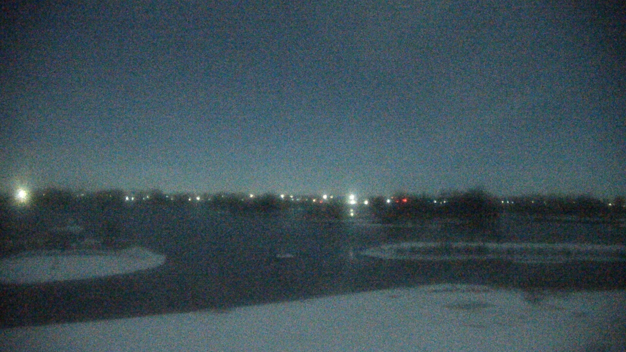 Thumbnail for current weather camera view from Three Oaks Recreation Area in Crystal Lake, Illinois