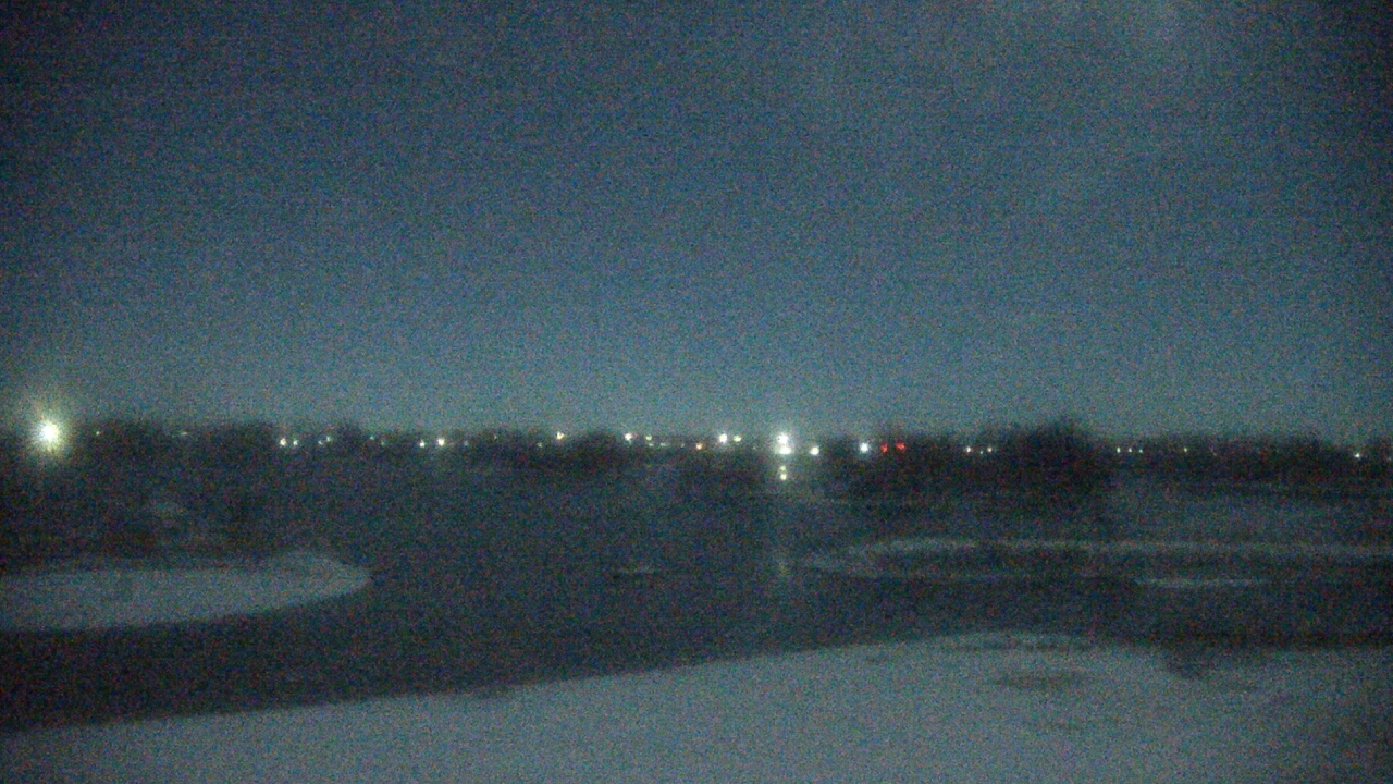 Thumbnail for current weather camera view from Three Oaks Recreation Area in Crystal Lake, Illinois