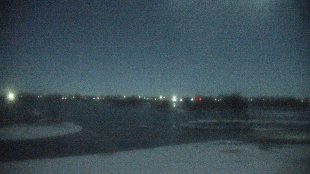 Thumbnail for current weather camera view from Three Oaks Recreation Area in Crystal Lake, Illinois