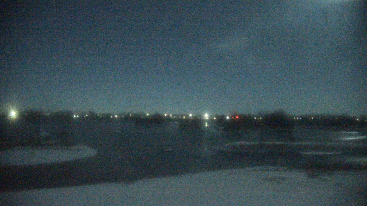 Thumbnail for current weather camera view from Three Oaks Recreation Area in Crystal Lake, Illinois