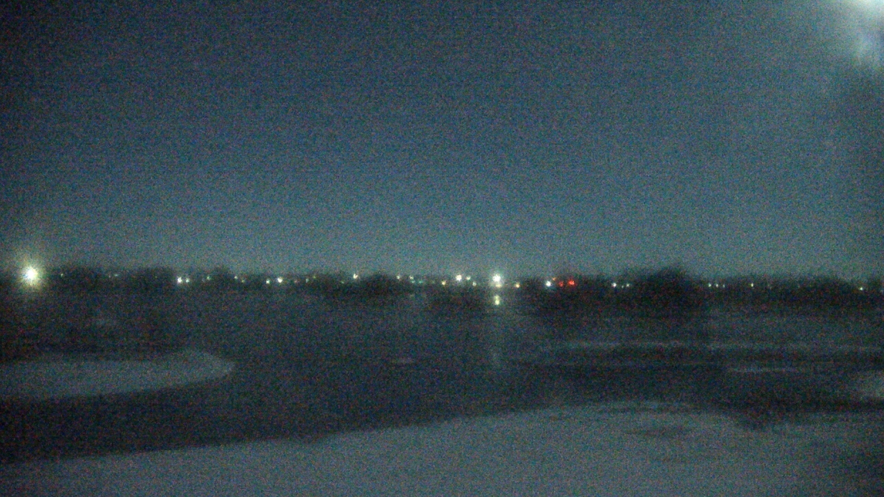 Thumbnail for current weather camera view from Three Oaks Recreation Area in Crystal Lake, Illinois