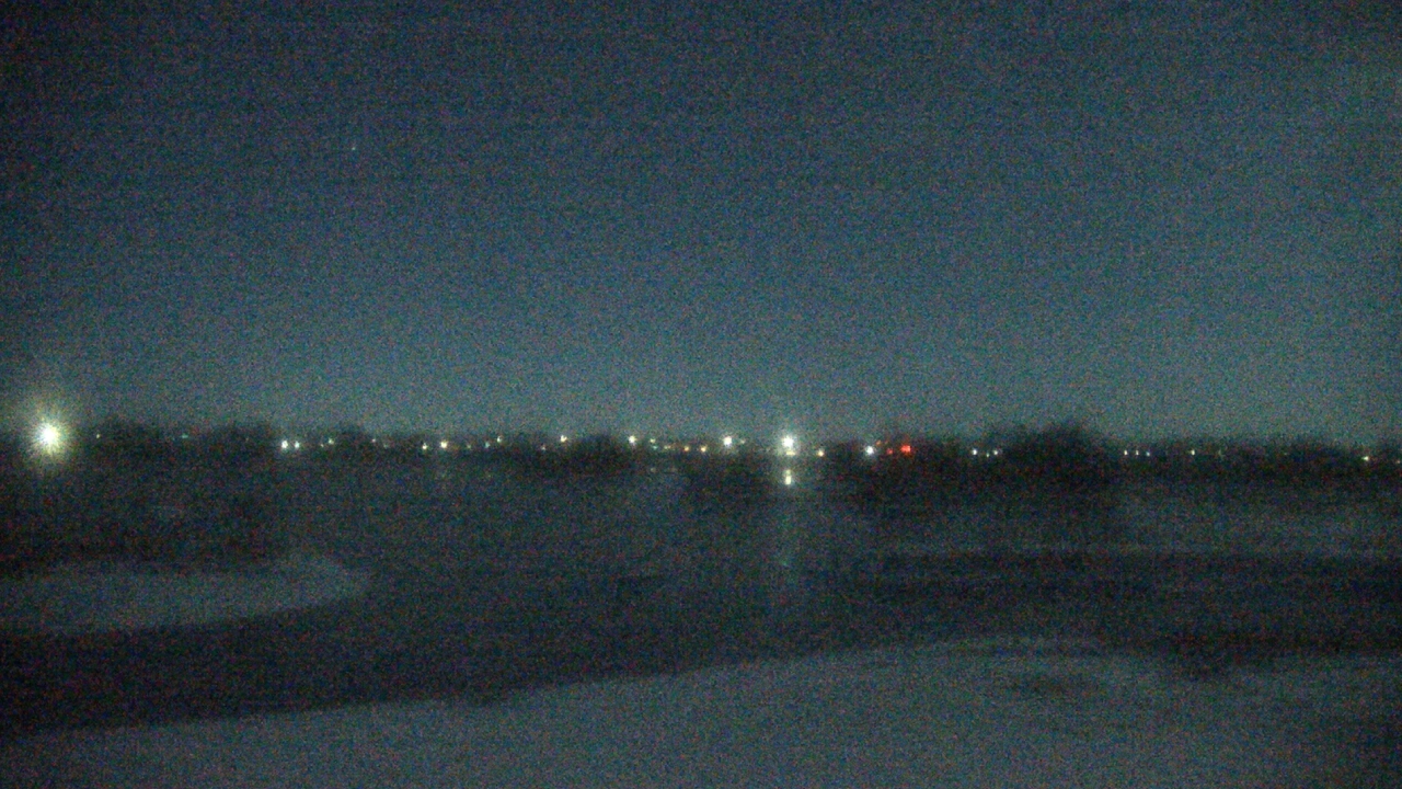 Thumbnail for current weather camera view from Three Oaks Recreation Area in Crystal Lake, Illinois
