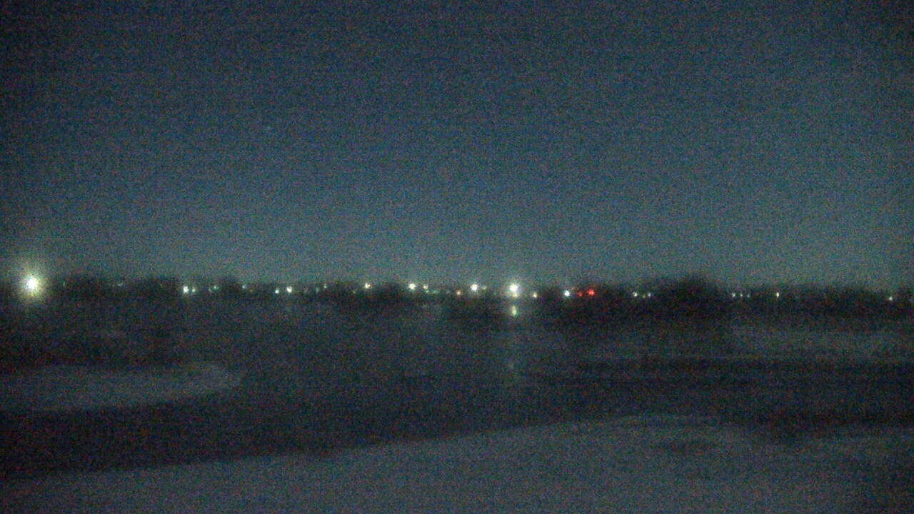 Thumbnail for current weather camera view from Three Oaks Recreation Area in Crystal Lake, Illinois