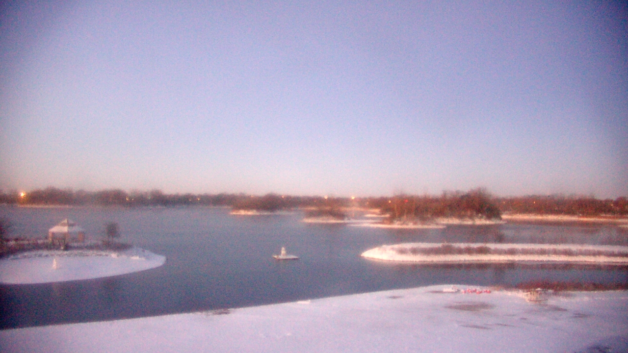 Thumbnail for current weather camera view from Three Oaks Recreation Area in Crystal Lake, Illinois