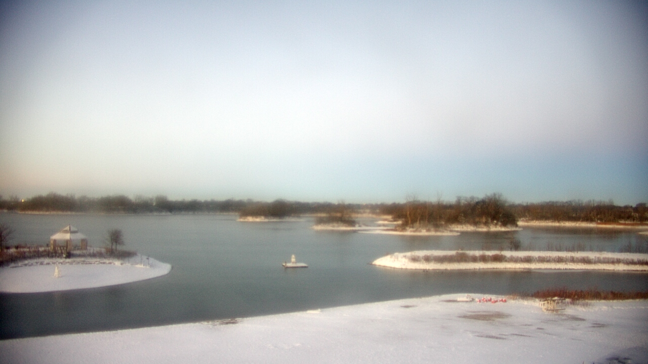 Thumbnail for current weather camera view from Three Oaks Recreation Area in Crystal Lake, Illinois