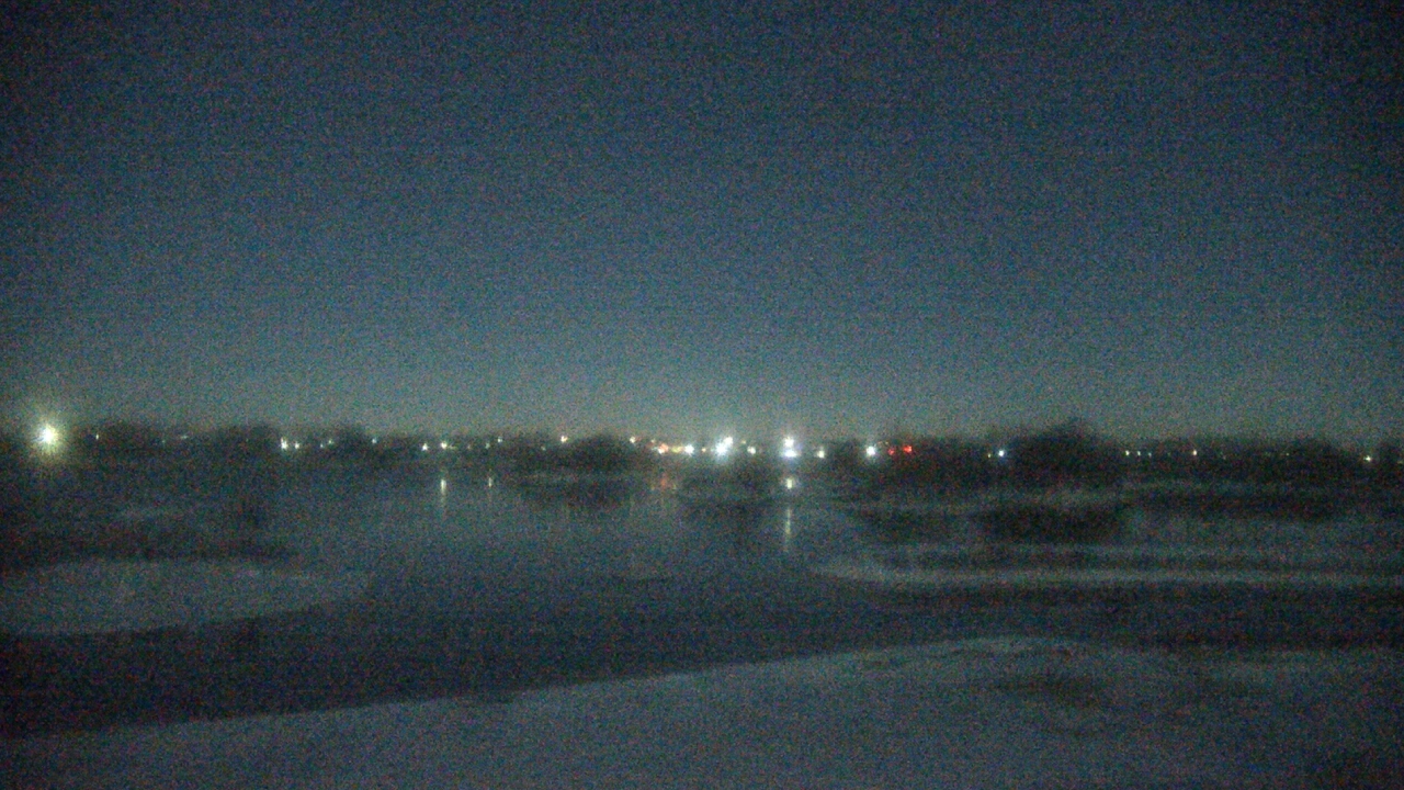 Thumbnail for current weather camera view from Three Oaks Recreation Area in Crystal Lake, Illinois