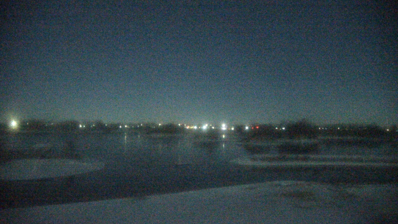 Thumbnail for current weather camera view from Three Oaks Recreation Area in Crystal Lake, Illinois