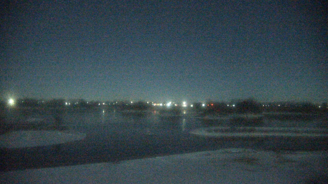 Thumbnail for current weather camera view from Three Oaks Recreation Area in Crystal Lake, Illinois