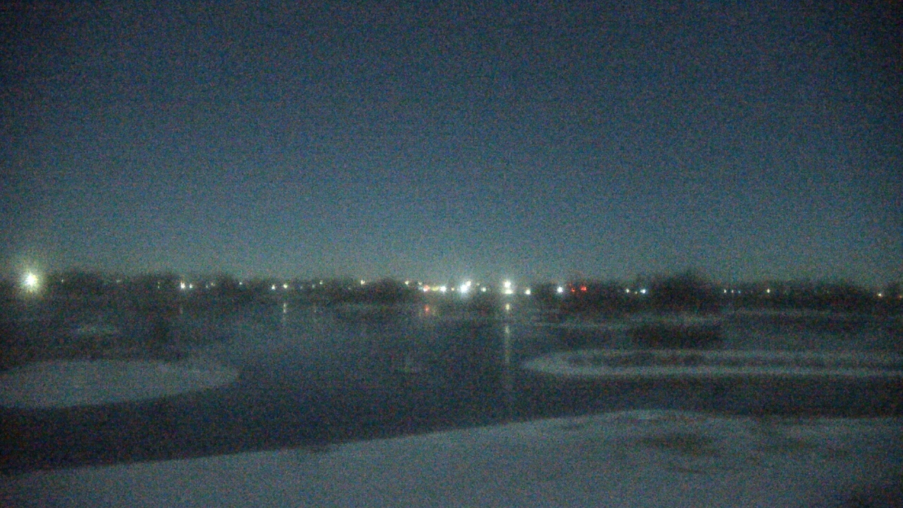 Thumbnail for current weather camera view from Three Oaks Recreation Area in Crystal Lake, Illinois