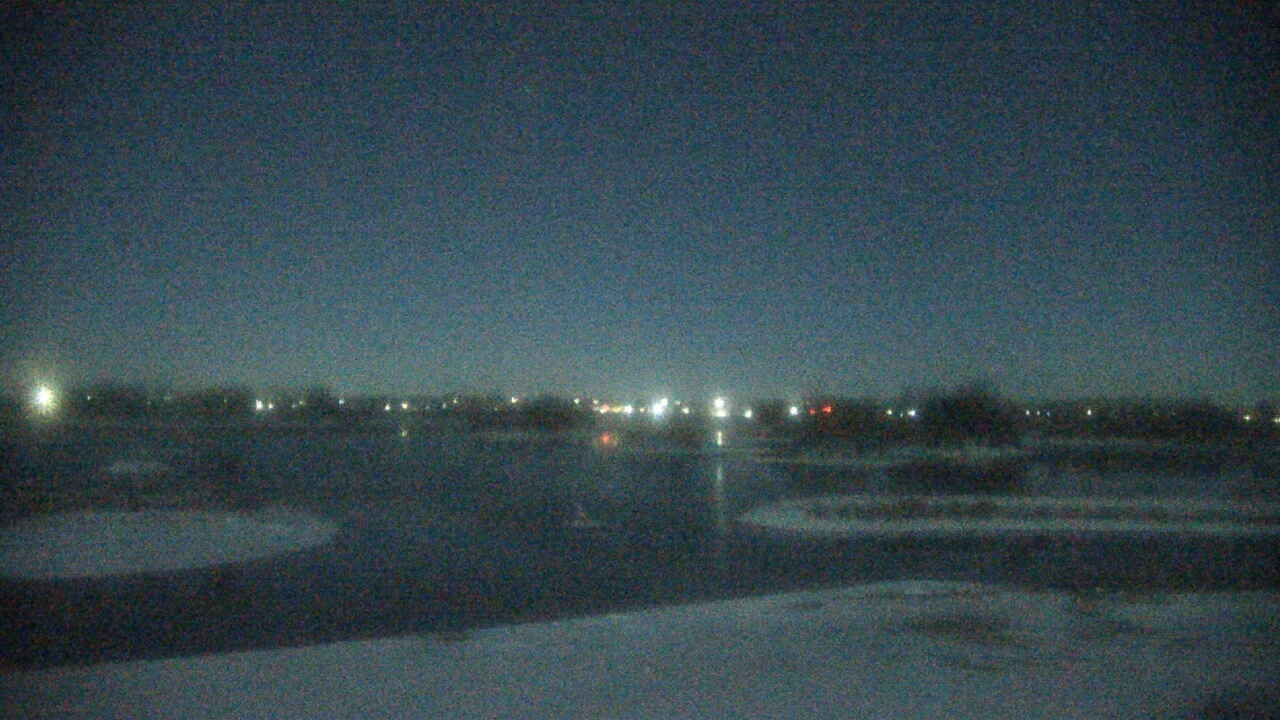 Thumbnail for current weather camera view from Three Oaks Recreation Area in Crystal Lake, Illinois