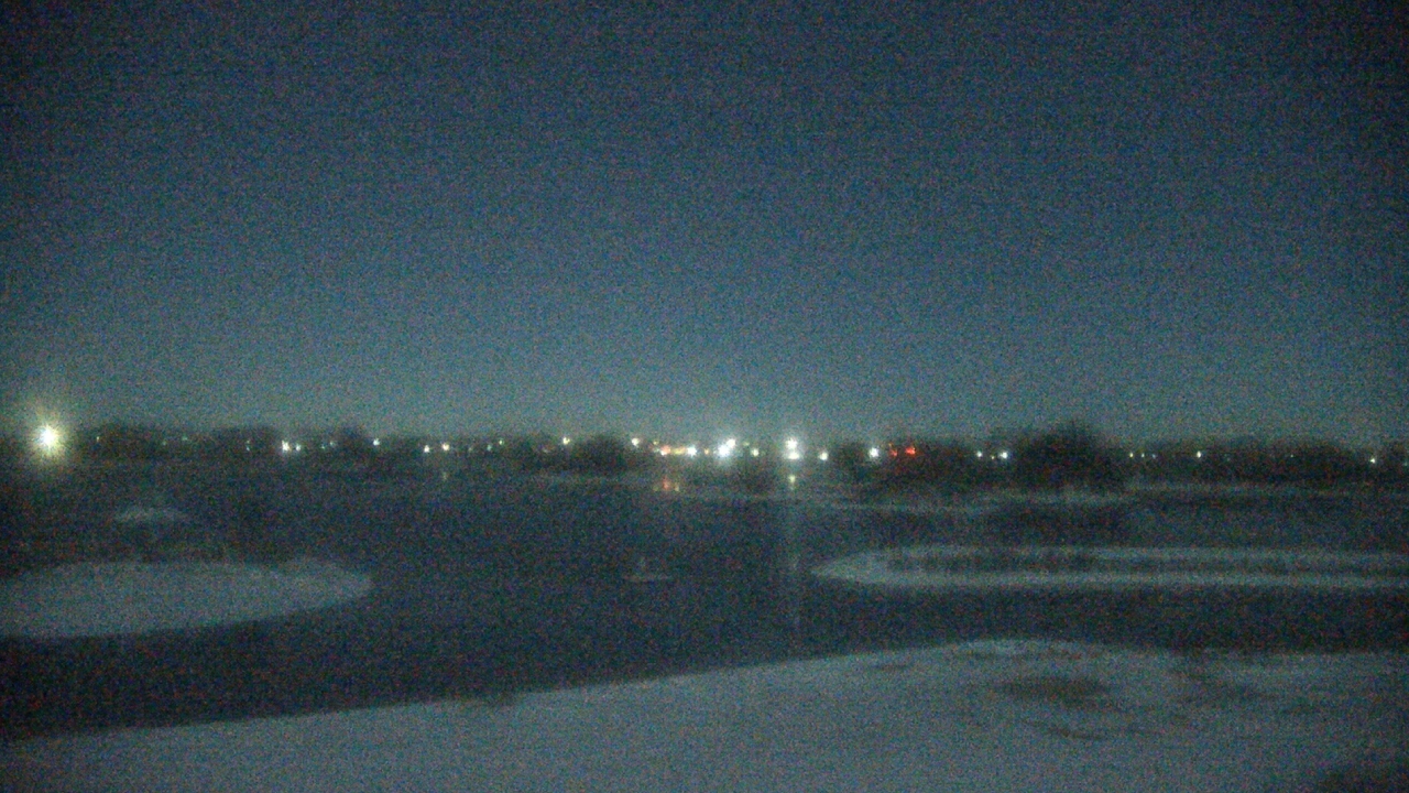 Thumbnail for current weather camera view from Three Oaks Recreation Area in Crystal Lake, Illinois