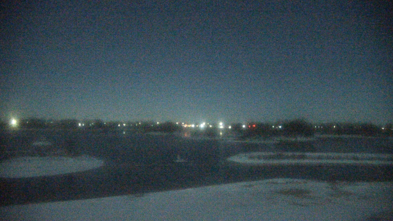 Thumbnail for current weather camera view from Three Oaks Recreation Area in Crystal Lake, Illinois