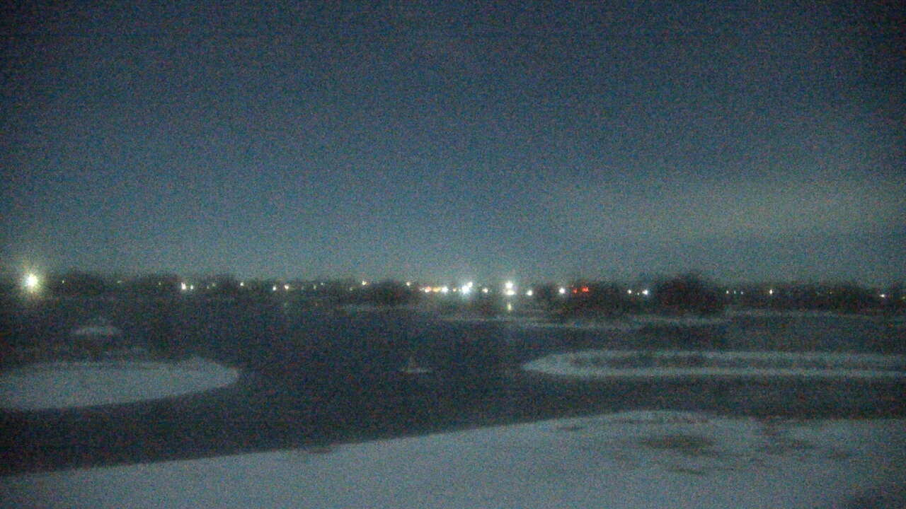 Thumbnail for current weather camera view from Three Oaks Recreation Area in Crystal Lake, Illinois