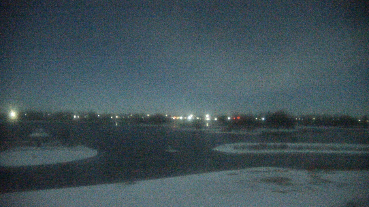 Thumbnail for current weather camera view from Three Oaks Recreation Area in Crystal Lake, Illinois