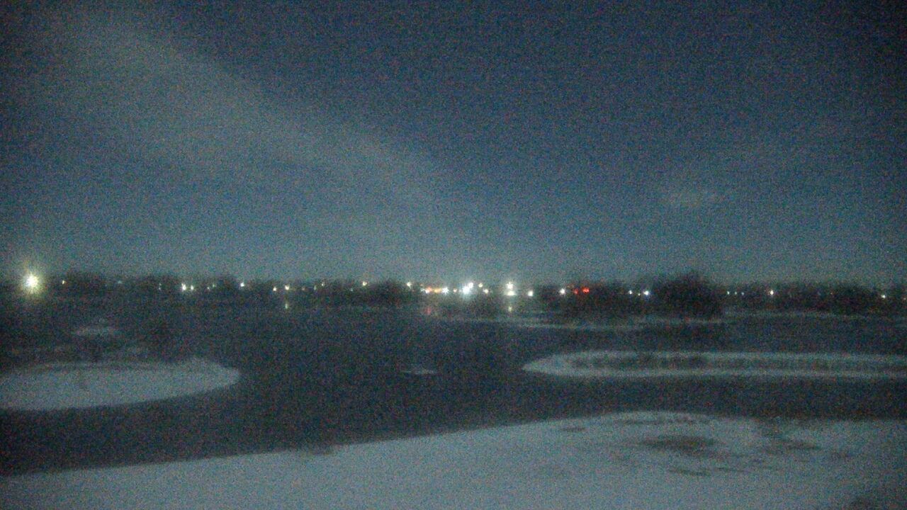 Thumbnail for current weather camera view from Three Oaks Recreation Area in Crystal Lake, Illinois