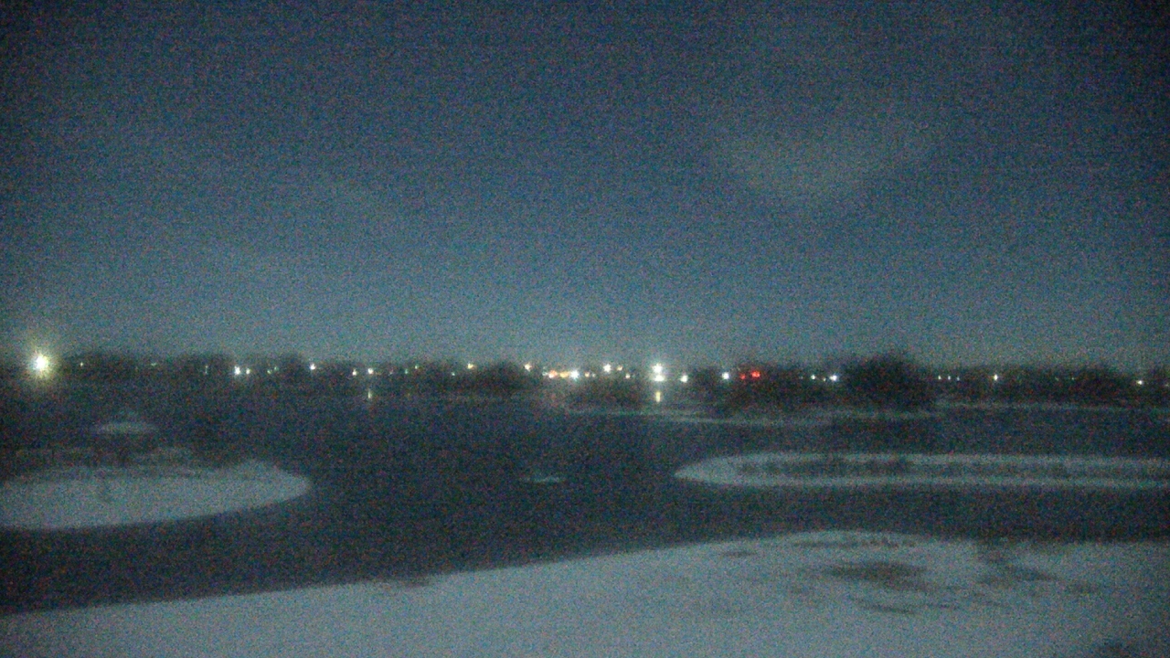 Thumbnail for current weather camera view from Three Oaks Recreation Area in Crystal Lake, Illinois