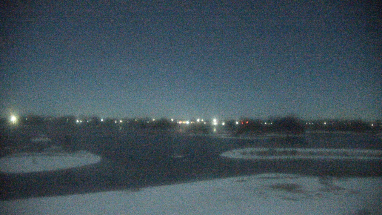 Thumbnail for current weather camera view from Three Oaks Recreation Area in Crystal Lake, Illinois