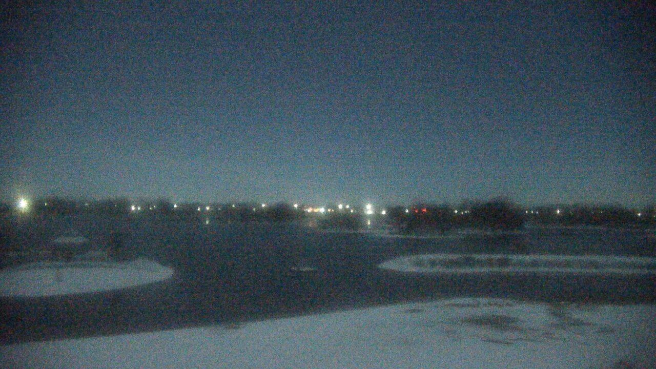 Thumbnail for current weather camera view from Three Oaks Recreation Area in Crystal Lake, Illinois