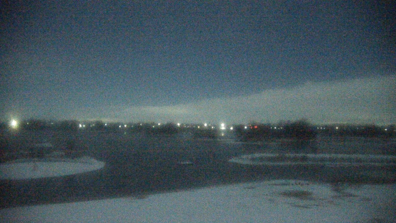 Thumbnail for current weather camera view from Three Oaks Recreation Area in Crystal Lake, Illinois