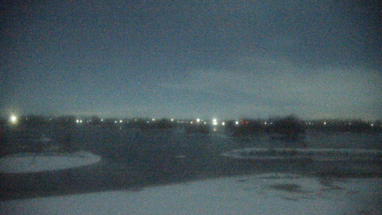 Thumbnail for current weather camera view from Three Oaks Recreation Area in Crystal Lake, Illinois