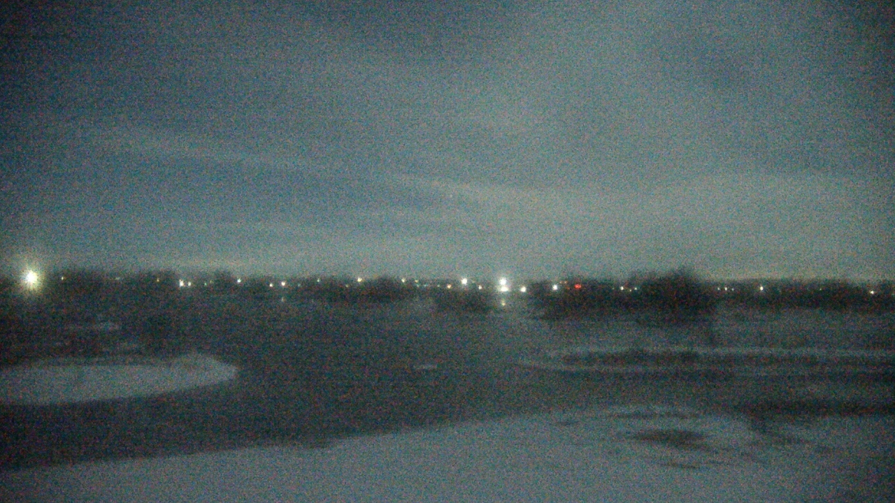 Thumbnail for current weather camera view from Three Oaks Recreation Area in Crystal Lake, Illinois