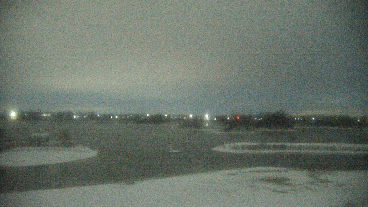 Thumbnail for current weather camera view from Three Oaks Recreation Area in Crystal Lake, Illinois