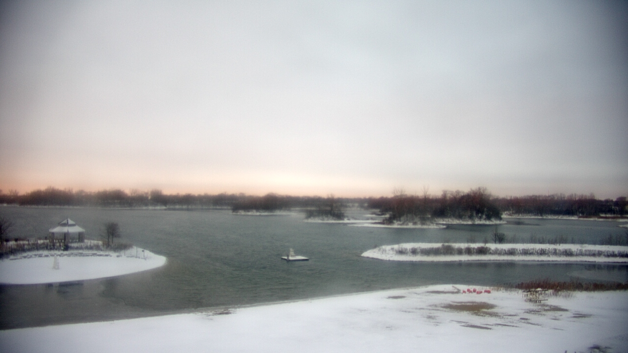 Thumbnail for current weather camera view from Three Oaks Recreation Area in Crystal Lake, Illinois