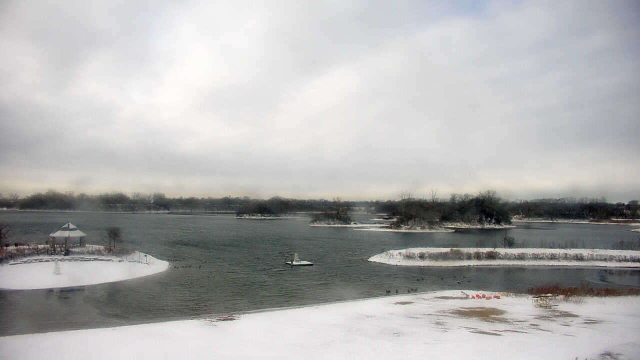 Thumbnail for current weather camera view from Three Oaks Recreation Area in Crystal Lake, Illinois