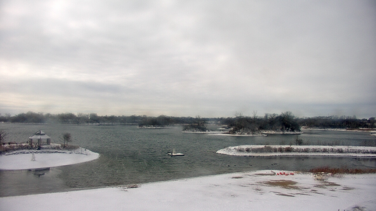 Thumbnail for current weather camera view from Three Oaks Recreation Area in Crystal Lake, Illinois