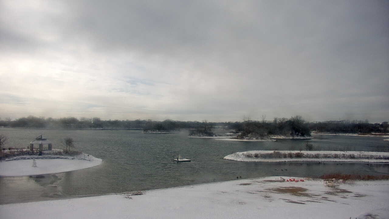 Thumbnail for current weather camera view from Three Oaks Recreation Area in Crystal Lake, Illinois
