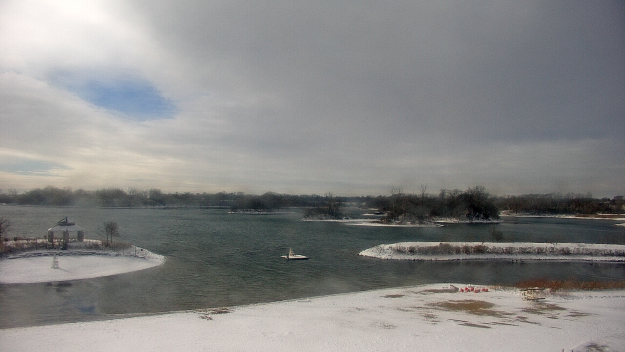 Thumbnail for current weather camera view from Three Oaks Recreation Area in Crystal Lake, Illinois