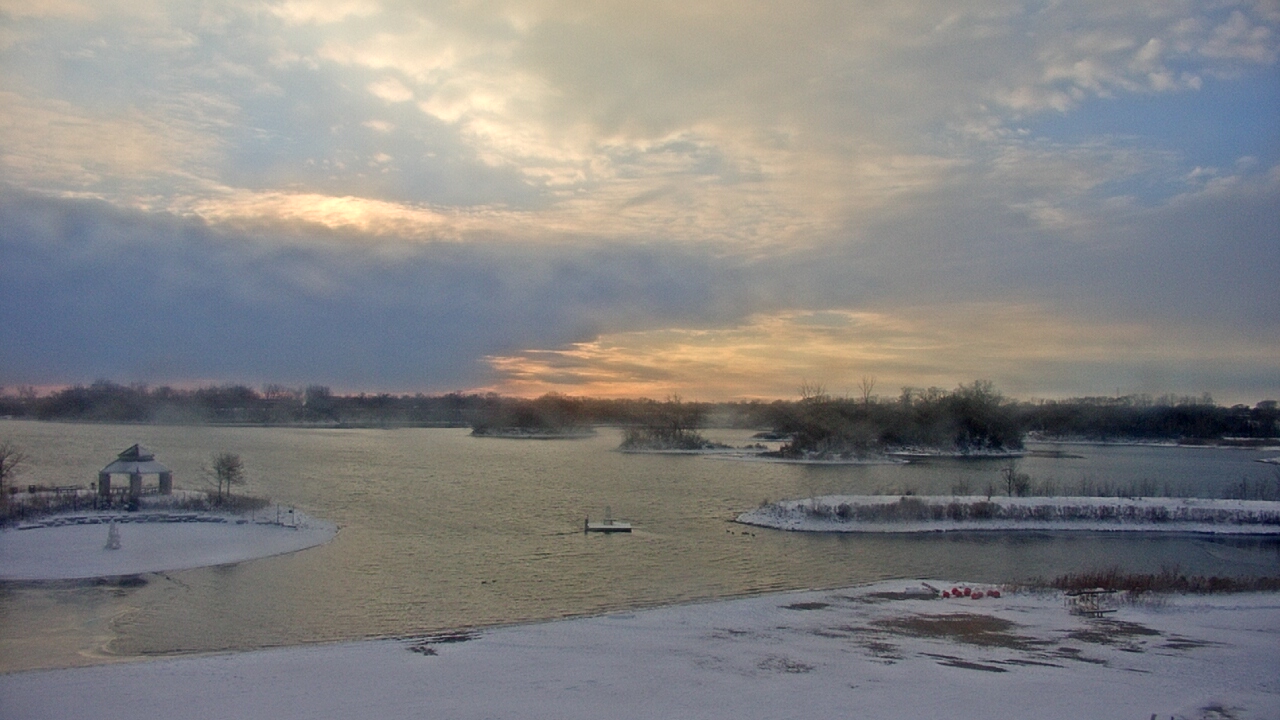 Thumbnail for current weather camera view from Three Oaks Recreation Area in Crystal Lake, Illinois