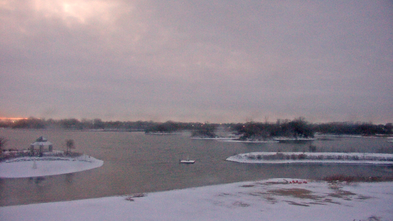 Thumbnail for current weather camera view from Three Oaks Recreation Area in Crystal Lake, Illinois