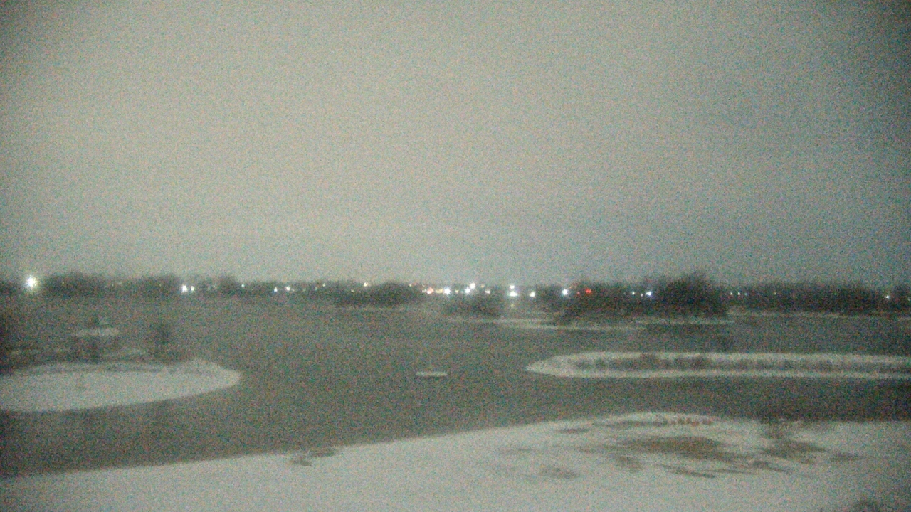 Thumbnail for current weather camera view from Three Oaks Recreation Area in Crystal Lake, Illinois