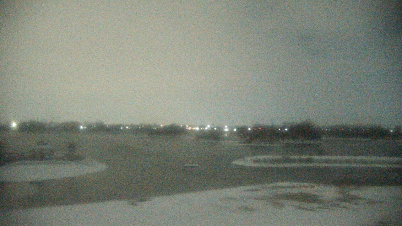 Thumbnail for current weather camera view from Three Oaks Recreation Area in Crystal Lake, Illinois