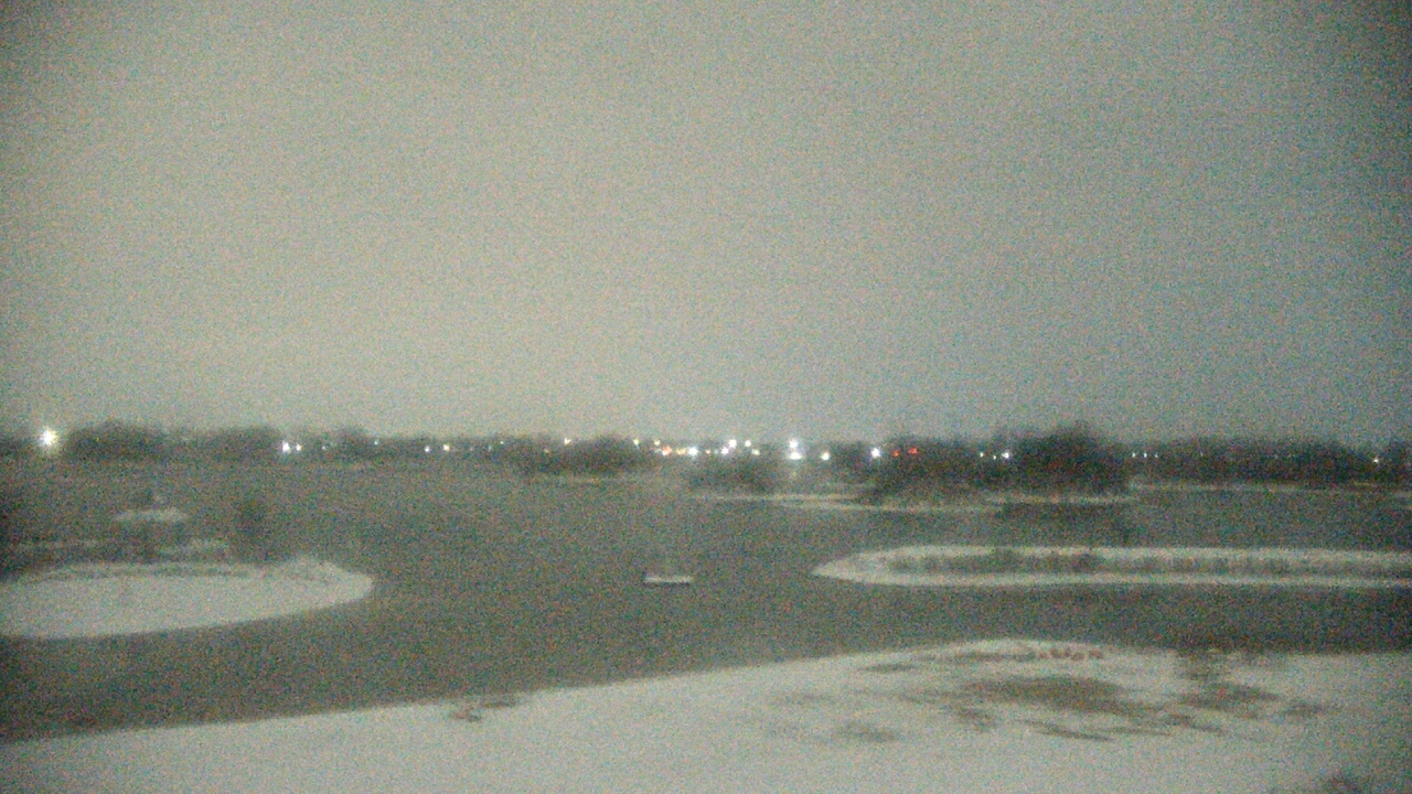 Thumbnail for current weather camera view from Three Oaks Recreation Area in Crystal Lake, Illinois